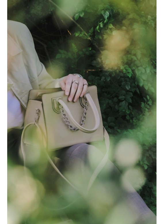 Cartera Negra de Mujer
